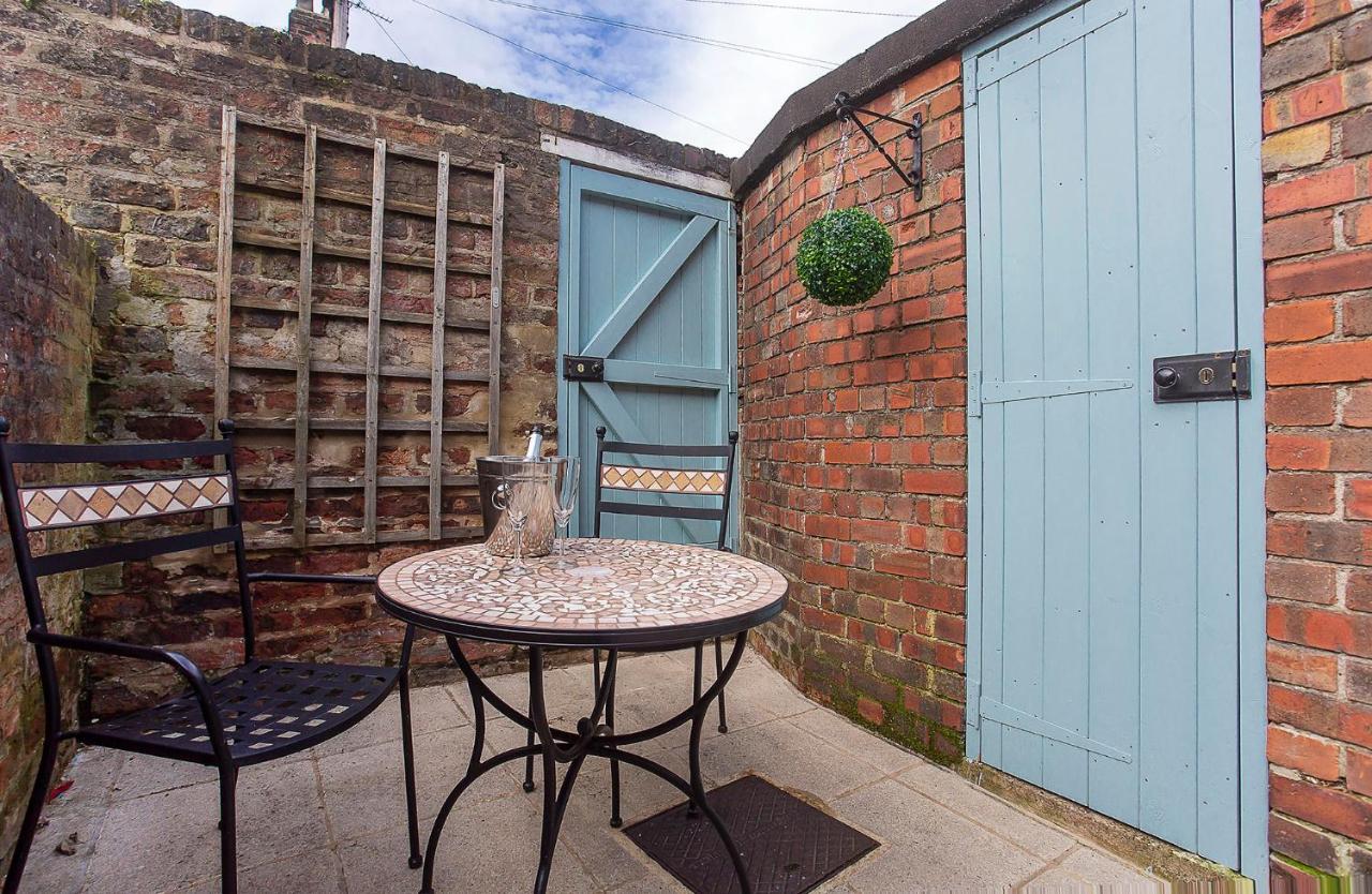 "Falcon'S Nest Retreat" York Exterior foto
